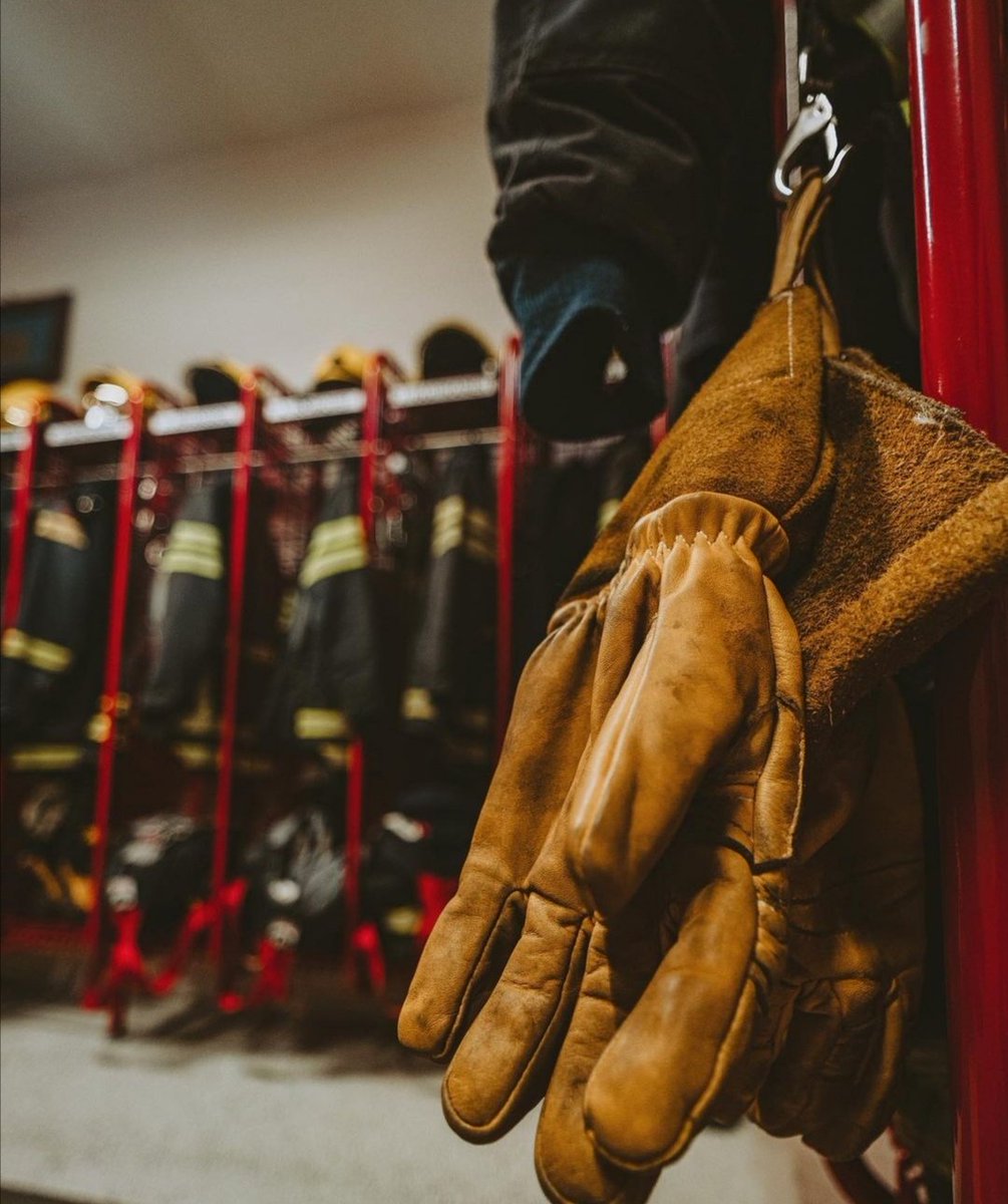 "Somos visitantes en este planeta. Estamos aquí por cien años a lo sumo. Durante ese periodo hay que tratar de hacer algo bueno, algo útil con nuestras vidas".
Dalai Lama
#BomberosUnEstiloDeVida