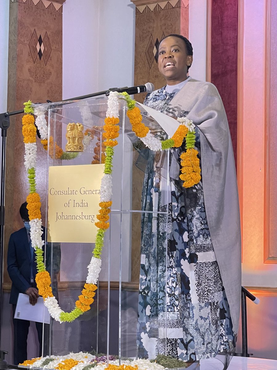 sindimququ's tweet photo. Ms. Maropeng Ramakgopa representing SA Government at the 72nd  anniversary of India’s Republic Day ⁦@DIRCO_ZA⁩ ⁦@PresidencyZA⁩ ⁦@hci_pretoria⁩ ⁦@indiainjoburg⁩ ⁦@meaindia1⁩ https://t.co/ZWMTG4wFRP