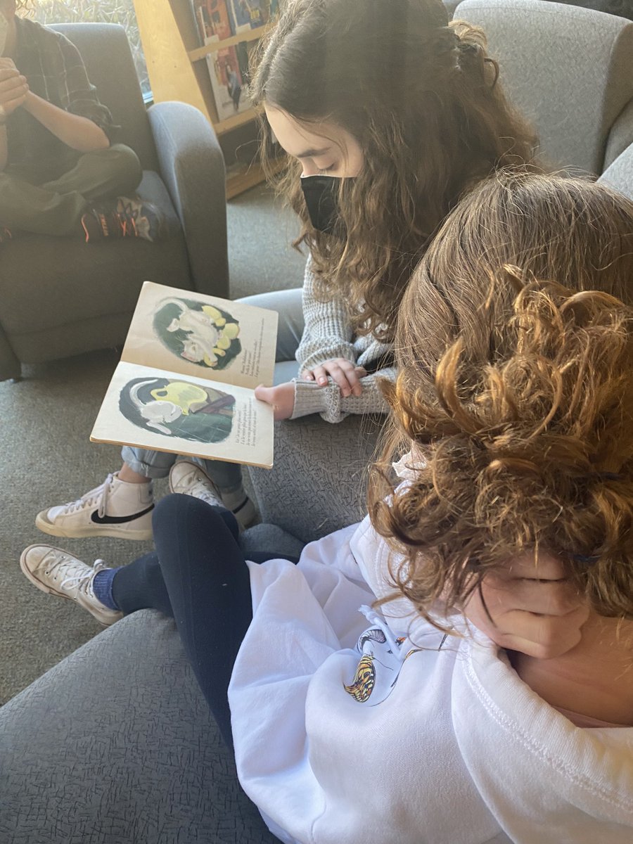 Alison Kerr (@mme_kerr) on Twitter photo 8th grade French students had the chance to read some antique French books thanks to Mr. Wilson and <a href="/lindsayteaches/">Lindsay Anderson @ Hayes Library</a> organizing a book museum at our school. Merci beaucoup! C’était génial de voir mes élèves en train de lire ces vieux livres. 8th grade French students had the chance to read some antique French books thanks to Mr. Wilson and <a href="/lindsayteaches/">Lindsay Anderson @ Hayes Library</a> organizing a book museum at our school. Merci beaucoup! C’était génial de voir mes élèves en train de lire ces vieux livres.