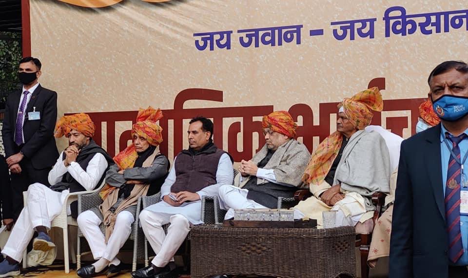 dr_satyapal's tweet photo. पश्चिमी उत्तर प्रदेश के जाट समाज के प्रमुख प्रतिनिधियों के साथ देश के मा��नीय गृह मंत्री @AmitShah जी की महत्वपूर्ण सामाजिक भाईचारा बैठक में रहना हुआ l https://t.co/Nzn776Ktlm