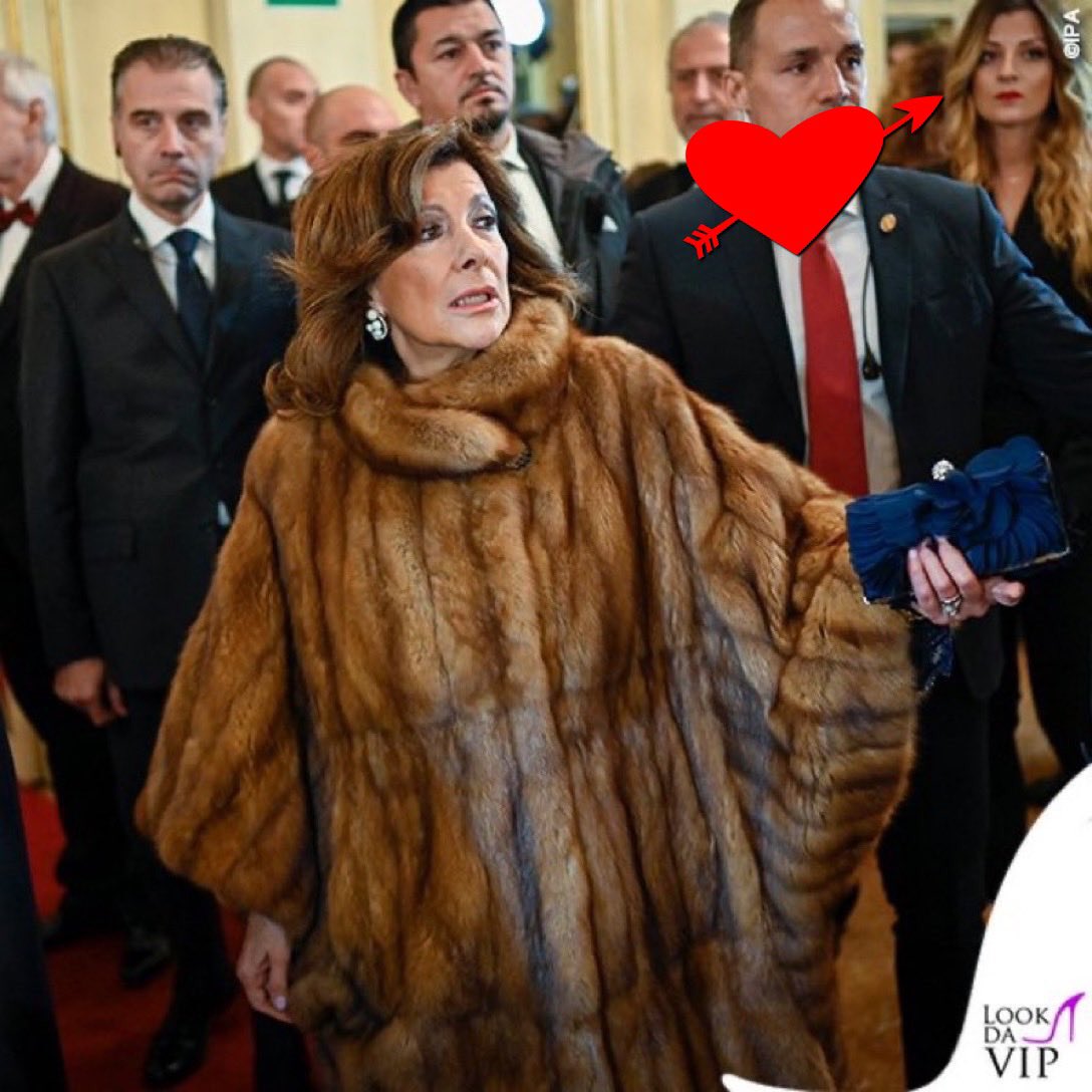 TeleMild's tweet image. La Redazione “Qui Rinale” ha sciolto le riserve.  Lei (ne cerchiamo identità) è la nostra candidata! #elezioniquirinale #elezioni #Quirinale #Quirinarie #PresidenzaDellaRepubblica #elezionipresidentedellaRepubblica