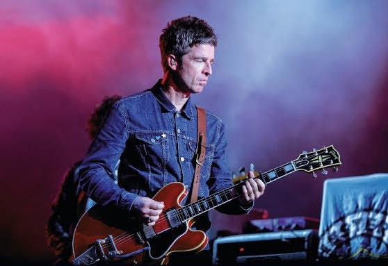 Noel gallagher's high flying. ноэль галлахер. Noel gallagher chasing. ноэль галлахер фото молодой. Noel gallagher's high flying birds.