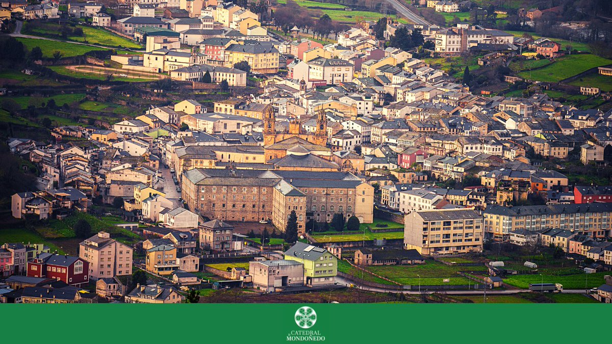 Preciosas vistas de la ciudad de Mondoñedo y su #catredral 😍 Esperamos veros cuando retomemos las #visitas #culturales #mondoñedo #lugo #galicia #catedraldemondoñedo #patrimonio #turismo #cultura #mondoñedoturismo #amariñalucenseturismo #turismoslownortedegalicia