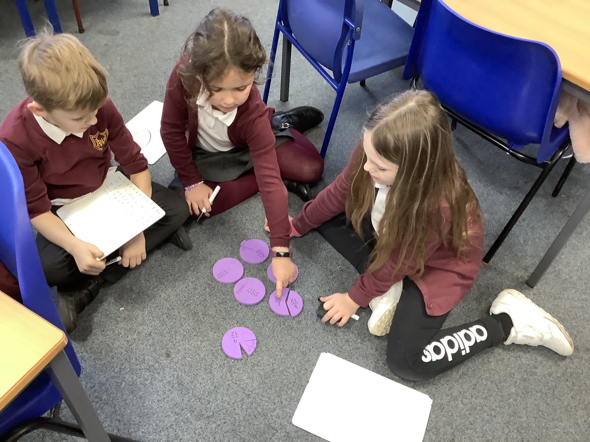 MissBinnieP1B's tweet photo. Using foamy fractions to calculate improper fractions &amp; SEE how we can convert these into mixed number fractions! 🧮 https://t.co/QDMBV8bLXg
