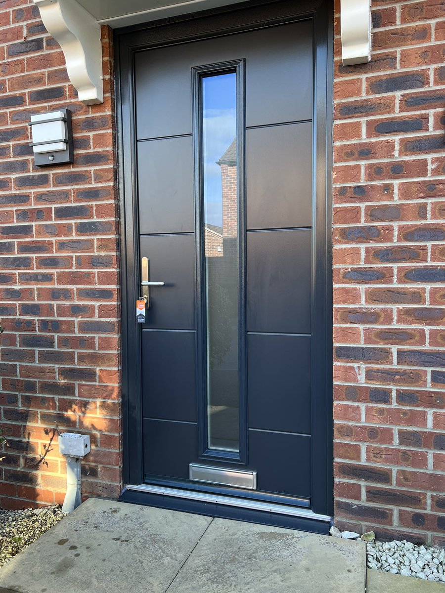 YourNextDoor1's tweet photo. Another @YourNextDoor1 Installation that looks  fab, the @FutureProduct30 solidcore gave this house in Mansfield 10/10 kerb appeal and security with the. @UltionLock thumbturn.👌 https://t.co/pvhT7yMeZr