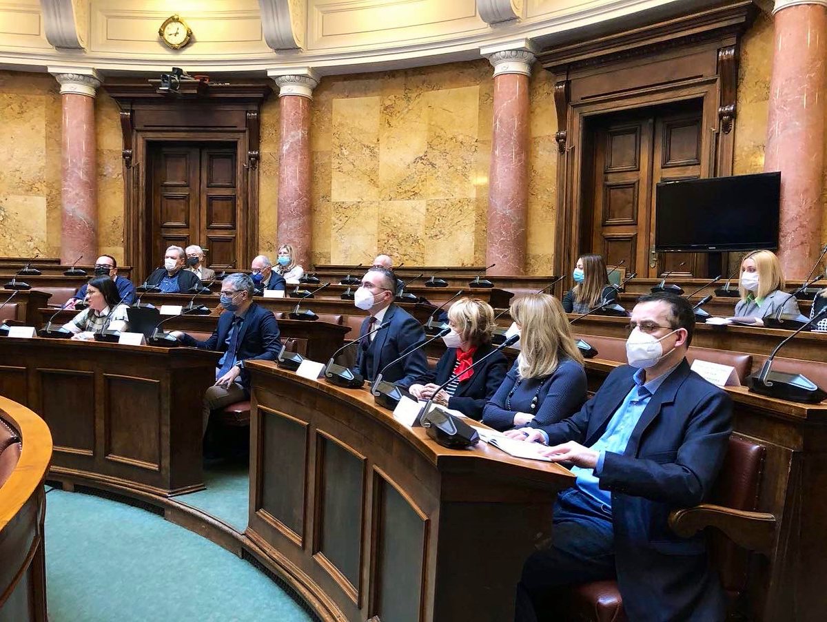 CEPBelgrade's tweet photo. Danas nam je u Narodnoj skupštini kao predstavnicima @NKEUSrbija predstavljen Nacrt pregovaračke pozicije za #poglavlje28 (Zaštita potrošača i zaštita zdravlja). Radnu grupu za ovo poglavlje u okviru @NKEUSrbija vodi CEP. https://t.co/regQ0q4WTQ