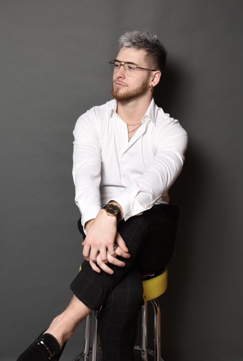 JuliePaquinB's tweet photo. Ce matin je prends mon café bien relax mais il y a 23 ans j’étais à l’hôpital et je travaillais très fort pour devenir maman pour la 1ère fois! 🥰 
Tellement fière de l’homme que mon beau Antoine est devenu! 💝🎂🎁🎈🎉

#BellCause https://t.co/23Lvt3W4Sy