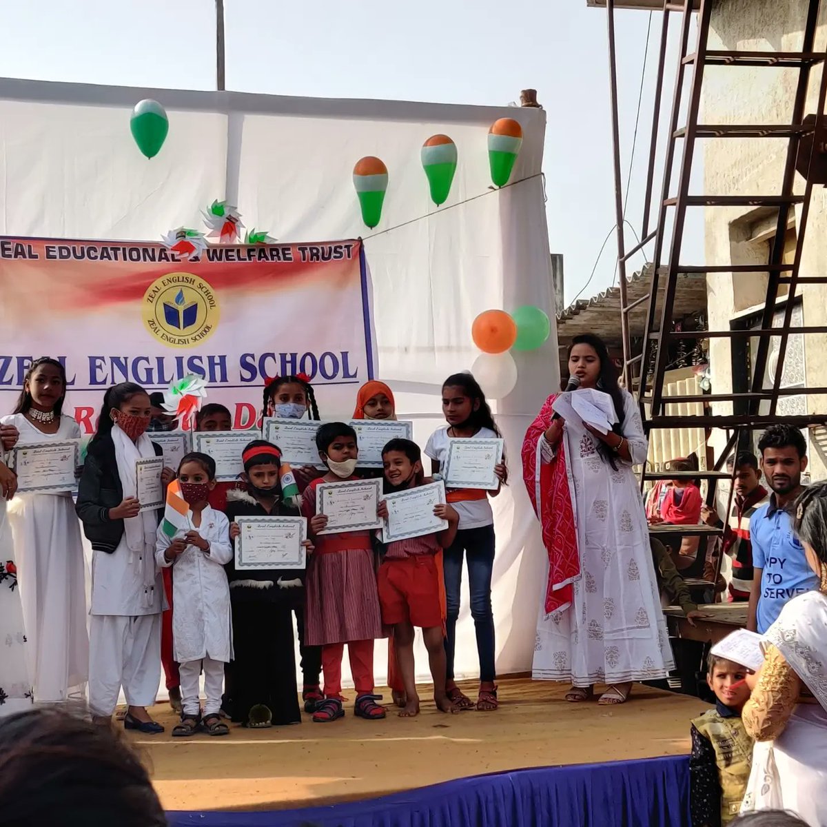 school_zeal's tweet photo. Be proud of your culture, tradition and identity. Be proud to be Indian.

Zeal English School celebrated Republic Day in the presence of our special guest Haider Aslam Shaikh ( Son of our beloved Hon. Cabinet Minister of Maharashtra Mr Aslam Shaikh along with Vinod Sir

#teamzeal https://t.co/lJpwh9t6I3