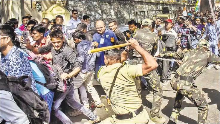 JTejashwi's tweet photo. @aajtak इस देश को अखिलेश यादव जैसे योग्य प्रधानमंत्री की जरूरत है! @yadavakhilesh 

#नहीं_चाहिए_भाजपा https://t.co/3RZiD7ZSNZ