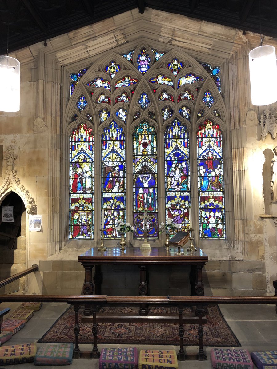 Barb_Drummond's tweet photo. #AGlassAct #AnimalsInChurches #BridgeChapel #Wakefield https://t.co/zgE5gElCW8