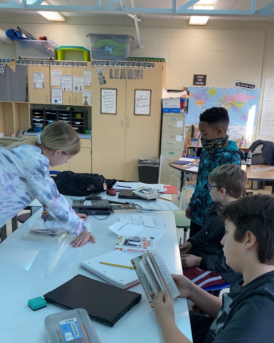 tvassil18's tweet photo. Ss met in book clubs. “Hearing other peoples ideas blew my mind.” #WUESFamily @AGHoulihan @WesternUnionES https://t.co/8fj5HNJnls