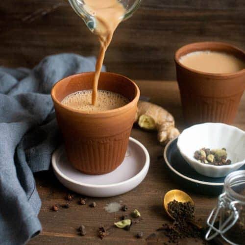 BB15SunTree's tweet photo. Masala chai(spice tea) #chailover #tea #Elaichi #cinnamon #ginger #blackpepper #indianspices #drinks https://t.co/wkUyLlKW7f