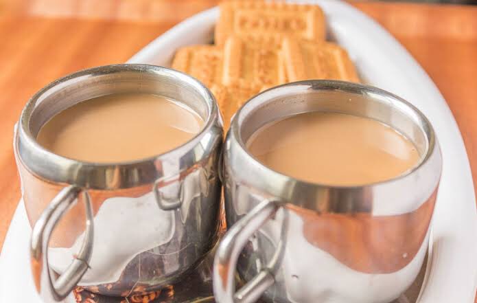 BB15SunTree's tweet photo. Masala chai(spice tea) #chailover #tea #Elaichi #cinnamon #ginger #blackpepper #indianspices #drinks https://t.co/wkUyLlKW7f
