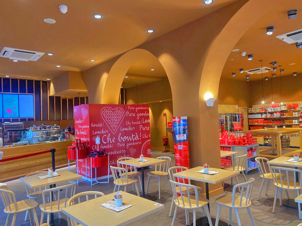 BlueRedGroup tweet media