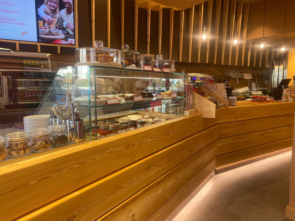 BlueRedGroup tweet media