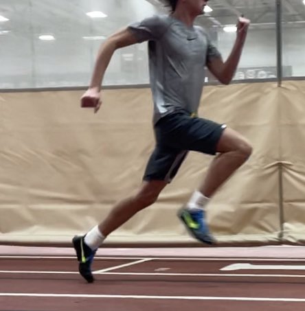 pntrack's tweet image. Wickets change us… eventually establishing better sprint habits. 

Wickets had a immediate impact with this high school freshman. 

Only 3 minutes separate these two pictures. 

Spiked, 6.5 feet spacing, full speed.

#BigInTheFront