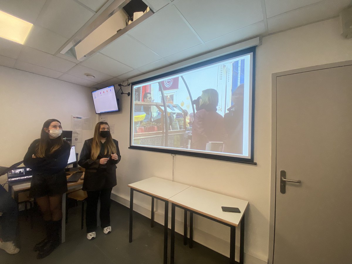 “La #Streetfood est un mouvement qui se veut Rapide, Flexible, Libre et Facile !” 💨🍕🌮
Vous êtes toujours avec nous ? lien
#MBADMB #TransfoNum #Streetfood #Streetementfoodetoi