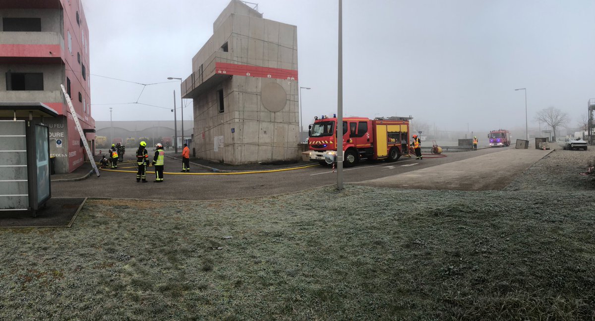 SDMIS69's tweet image. [FORMATION] 🧑‍🚒

La 1ère formation de Chef d’Agrès Tout Engin SPV a eu lieu à l&apos;école départementale-métropolitaine du @SDMIS69.
➡️Elle s’adresse aux adjudants SPV appelés à tenir les fonctions de COS sur une intervention incendie ou gérer une intervention sous l’autorité d’un COS