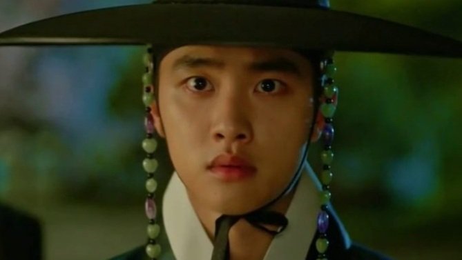 heartsmile_DO's tweet photo. lee yul/wondeuk mostly has minimal movements in 100dmp but kyungsoo was able to portray the character and express his emotions even with his eyes only 👌 powerful acting right there https://t.co/qbQqFTcLWs