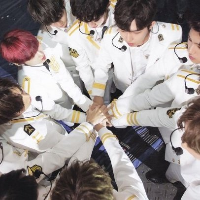WannaOneUpdate's tweet photo. After three years ✨ @WannaOne_twt https://t.co/LOTiFdwjDo