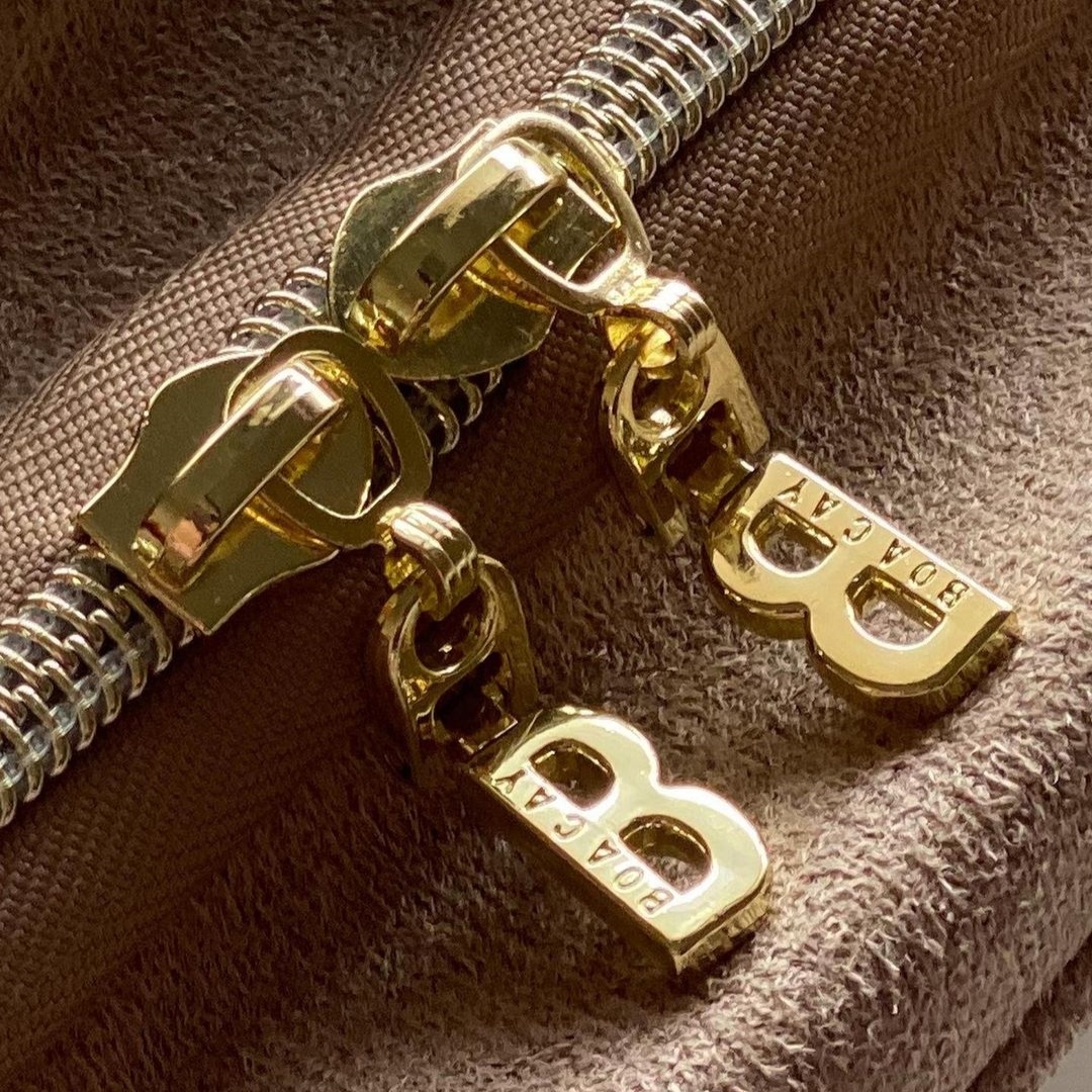 boacay's tweet photo. Boacay foldable toiletry bag's metal zipper pulls remind us that this 2022, we can still be a BETTER version of ourselves.

"Do the best you can until you know better. Then when you know better, do better." -Maya Angelou https://t.co/HUiwq3oAdm