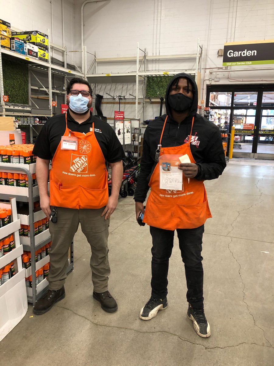 thd_2710's tweet photo. Good Morning 🌄 2710 and this year we are on a roll showing thanks to our hard workers. Today we have Fouad recognizing Kalyn for being a Swiss Army knife across the store and driving great processes. https://t.co/EWWOGxbaDx