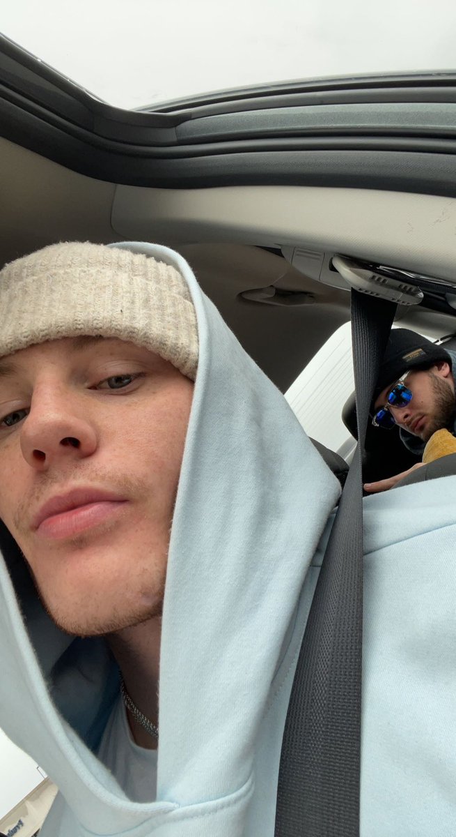 justinkuhn_98's tweet photo. In a car bored, bored in a car buying NFT’s #cryptocringe #whatismylife https://t.co/RNicH6MmTV