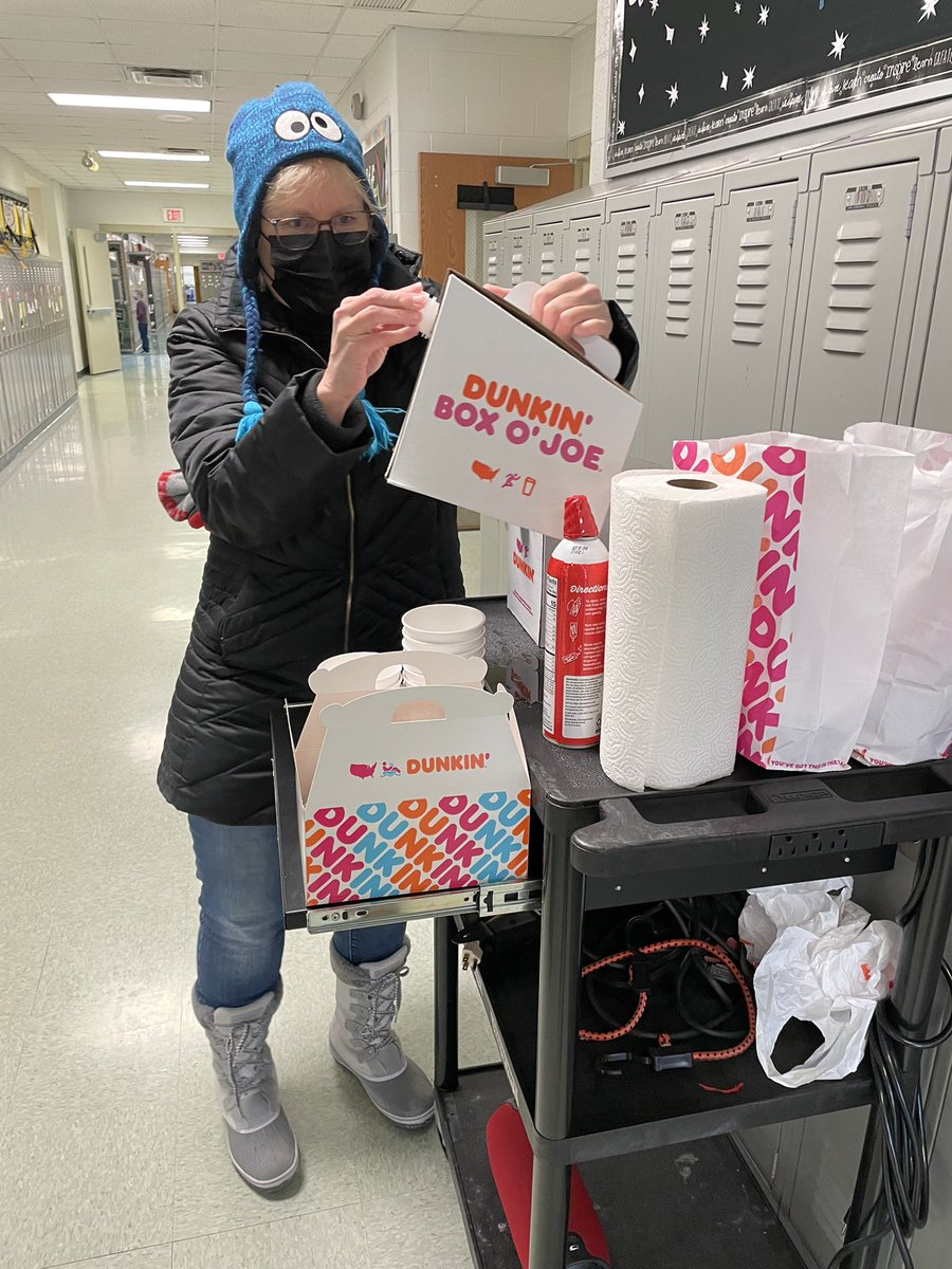 bgsbailey's tweet photo. Thanks @sarahlibbgs for keeping us warm in this cold day! https://t.co/65CXMWDLpy