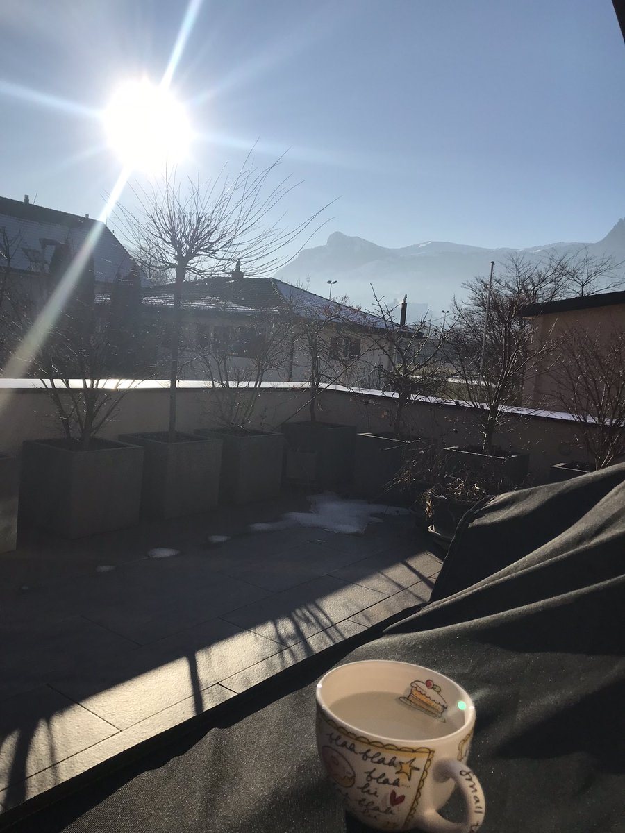 chica_twopatch's tweet photo. Mit  meinem #Ingwertee auf der Terrasse. Energie pur ☀️ https://t.co/OwCnTmbkQy