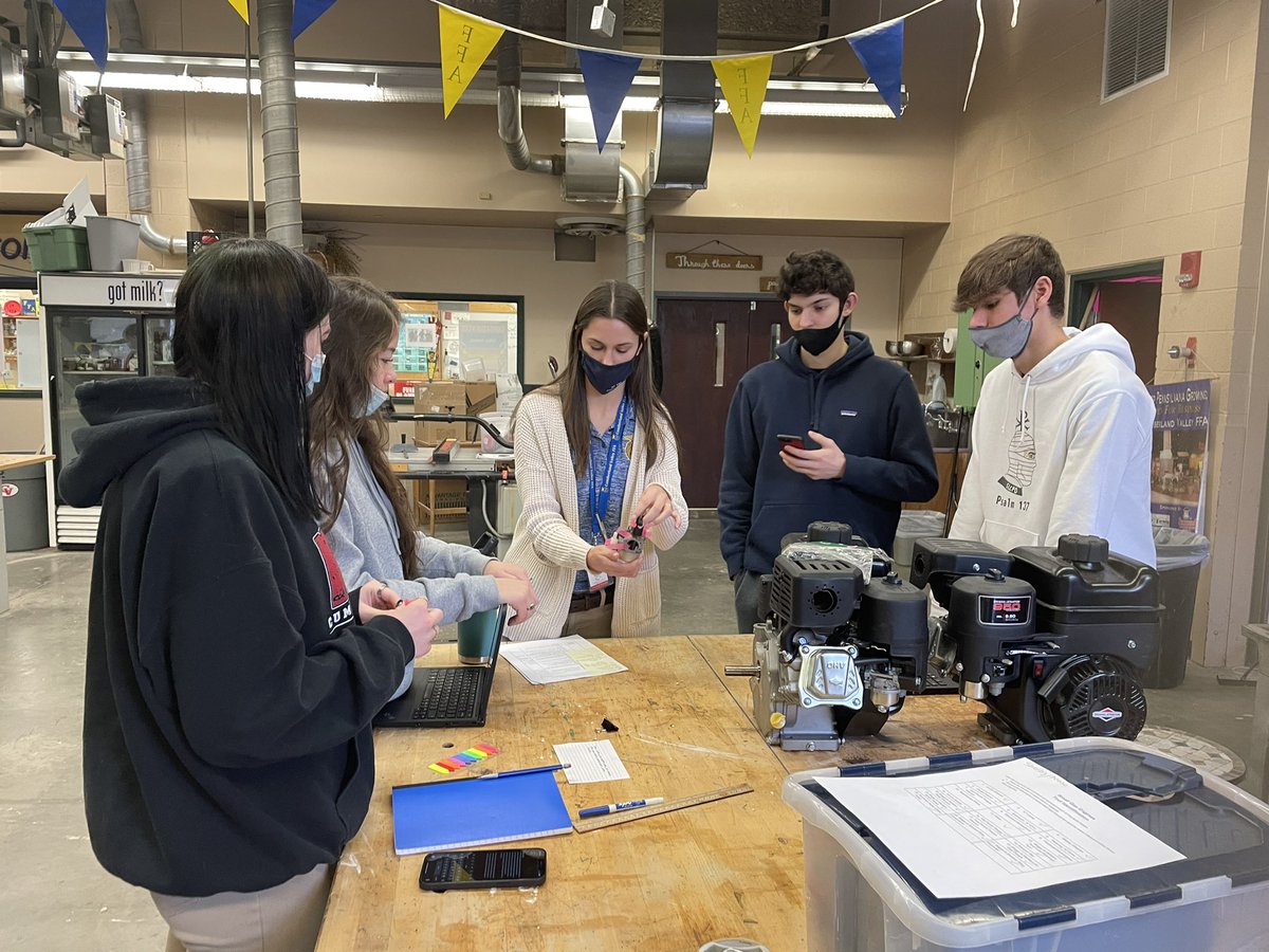 CV_AgSciences's tweet image. What are the parts of a carburetor? Our #AgPowerTech class can tell you! Ms. @TaylorHalbleib created a station rotation to help clarify carburetor terminology and how a carburetor operates before students remove the carburetor from their engines later this week! #psuaged22