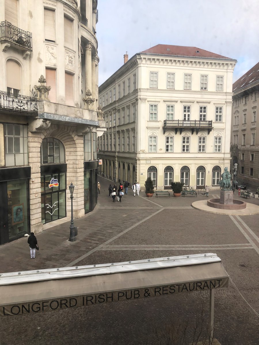 GraylingHU's tweet photo. Not a bad view from our (soon to be) new office 👩‍💻🧑‍💻😍

#grayling #graylinghungary #pr #communications #Budapest #officeview #newoffice https://t.co/GWEKCH0qeU