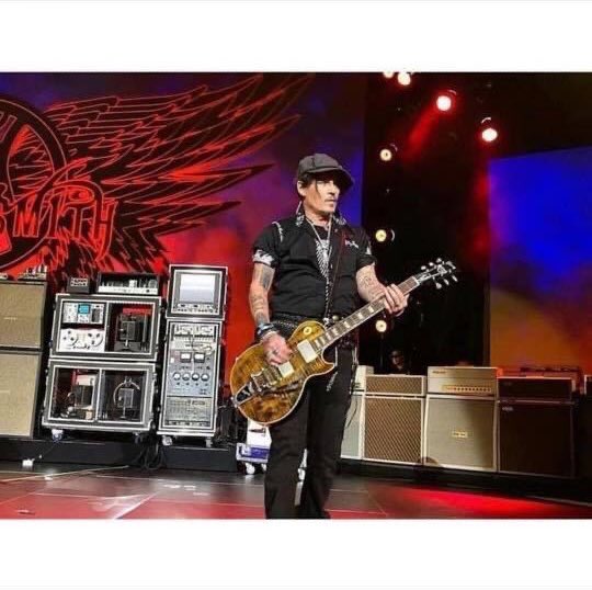 BritFanofDepp's tweet photo. 2 years go - Johnny Depp performed at the MusiCares Person of the Year Gala 2020 - ( January 25, 2020) 

📸 Yvonne de Beor 
📍Los Angeles 
#JohnnyDepp https://t.co/a5BiWT1RF7