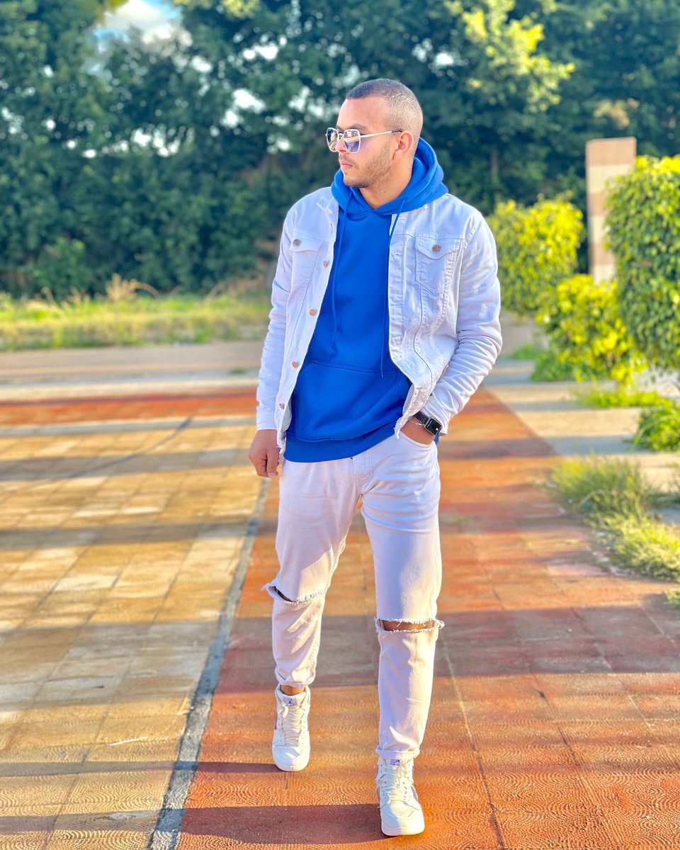 Tourkiano2's tweet photo. في حاله ان لم تري شيئا جميلا في هذا الصباح 🖤😂 https://t.co/gSZqWX4ldU