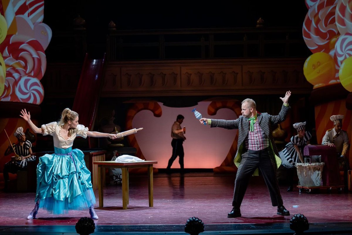 nikagoric's tweet photo. L’elisir d’amore no.2 tonight! Toi toi toi 🎀🍭 
#donizetti #lelisirdamore #adina https://t.co/staelb2GJ8