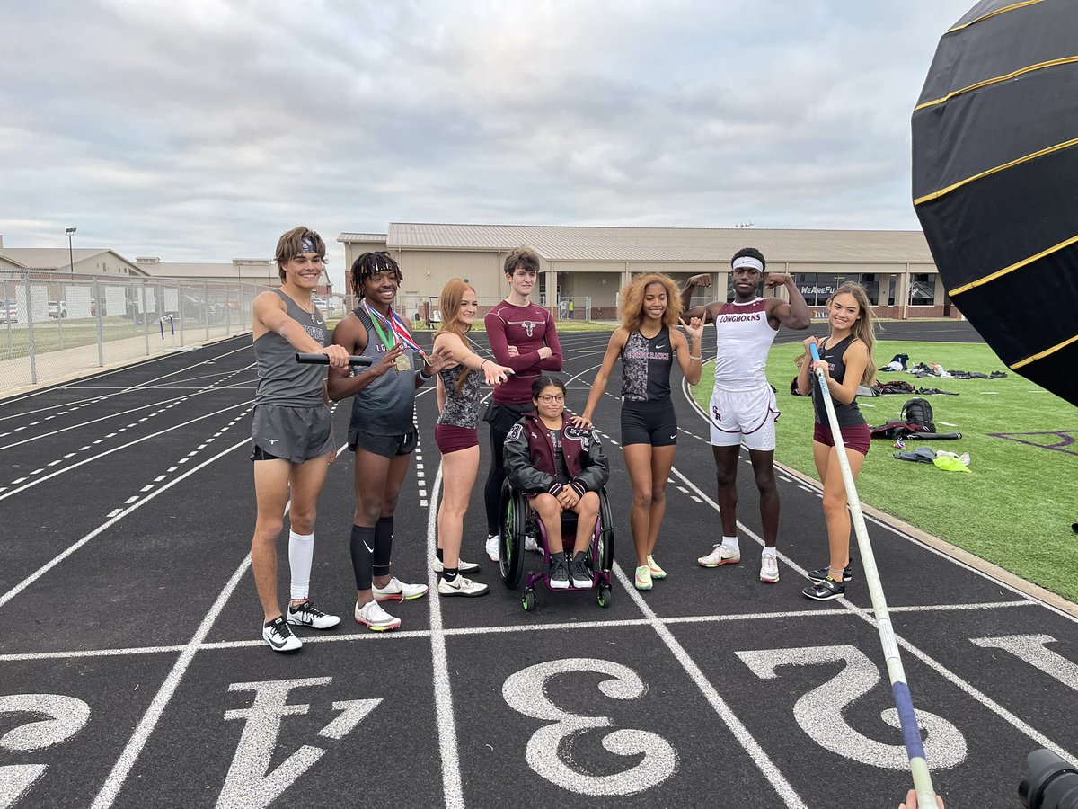 GRHSBOYSTRACKXC's tweet photo. Photoshoot Fun! Glad I got see our kids being celebrated &amp; representing our track program. Shoutout to Vype for coming out to help promote our kids! @GRHSgirlxctrack @WeAreGRHS @vypehouston @Coach_nbc https://t.co/LsX5Ccs8ix
