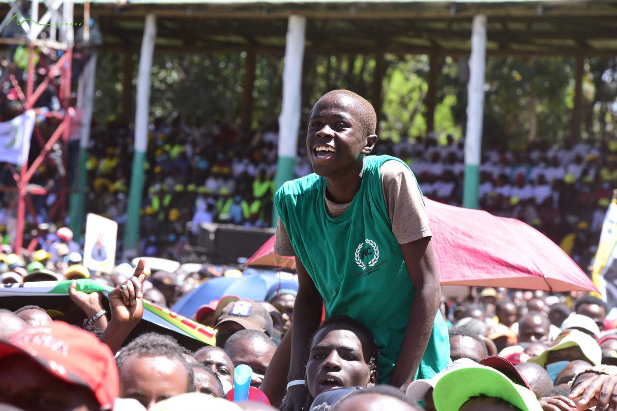 MusaliaMudavadi's tweet photo. We want to change Kenya, democracy to be enshrined and have the freedom of choosing friends and not be forced to support projects. 

We will not accept government projects in politics. There are so many stalled government projects, Azimio is another stalled project. https://t.co/HHaOFPWDHn