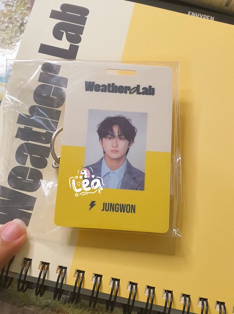 Leagifluv's tweet photo. ✨WTT / Want To Trade✨

ID card season greetings 2022 enhypen weather lab~♡

HAVE : Jungwon
WANT : Ni-ki 

✅ ready kamar, INA ONLY

Hmu on DM✨ https://t.co/ARvde2AmPC