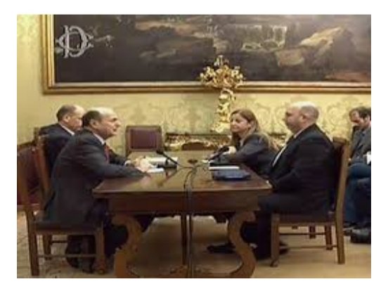 civico_x's tweet photo. Secondo #Bersani #VitoCrimi è una persona pacata, più che ragionevole. #MaNonRicorda. https://t.co/xyKpjRqWN9