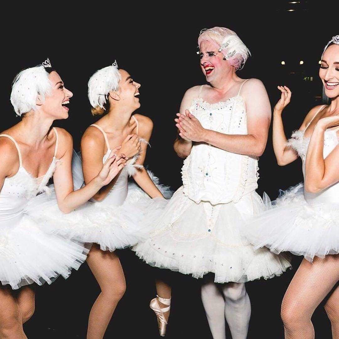 CabaretCamden's tweet photo. Frid 28 Jan 
https://t.co/kAs8Jet4KG 
@ All About Eve #Camden 

Camden Cabaret with superb acts
@AletiaUpstairs #vintage  @CocoNobel #burlesque  @HugeDavies #comedian @MadameGalina #drag  ALICECOCKAYNE  JESS #singer #cabaret #show #LBGT #Londonshow #performance #Satudaynight https://t.co/q9pCutAwD7