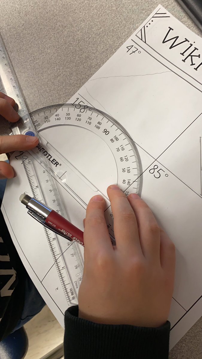 MsLongeway's tweet image. Building angle measurements using protractors and rulers. #BellLetsTalk #tldsbmath
