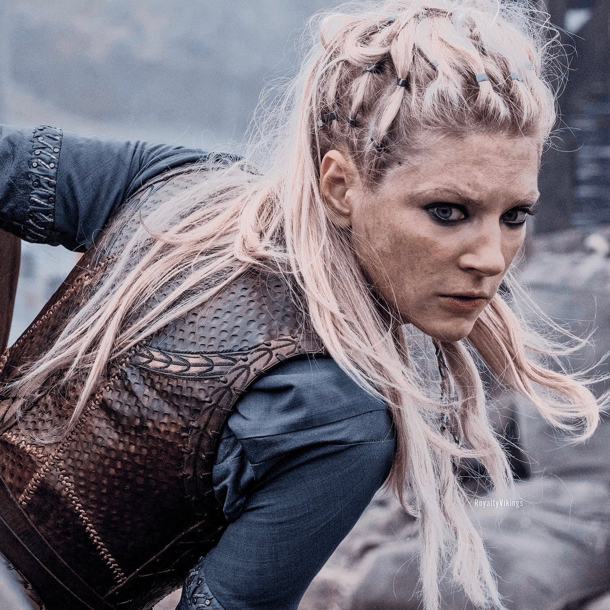royaltyvikings's tweet photo. parallel https://t.co/RNkL9TgTqW