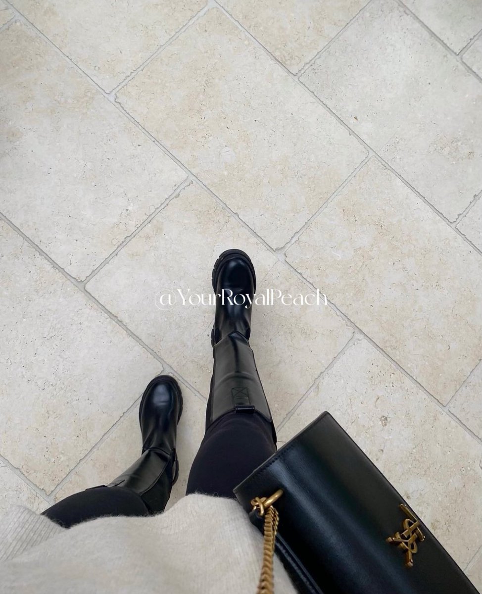 YourRoyalPeach's tweet photo. Squeeze your head under there and lick the bottoms. LOSER! Ps I love knee highs 😍

Findom femdom finslave finsub paypig cashapp https://t.co/QuWy0cTOHn