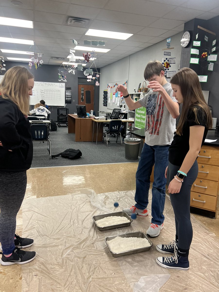 scholz20's tweet photo. Exploring Newton’s Laws of Motion today in Science 8. #bertrandvikings #SAIL https://t.co/0MO0HELf0E