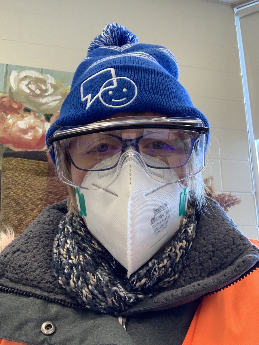prps_ldsb's tweet photo. We could all use a warm welcome on this -30C January morning! #BellLetsTalk #pantherstalk #staffwellnesswednesday https://t.co/bEQe2S4wDV
