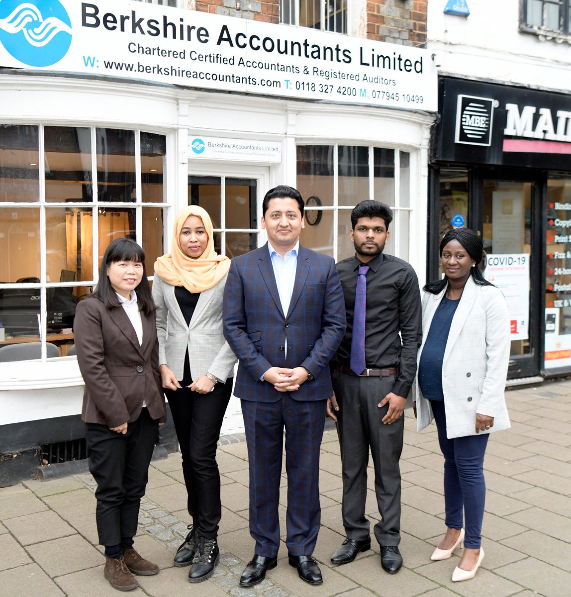 Meet our team at <a href="/BerksAccountant/">Berkshire Accountants limited</a> ! Thank you <a href="/MikeGreenPhoto/">Mike Green</a> for making us look good in the picture. #AmazingJob 😊

#team #thankyou #Reading