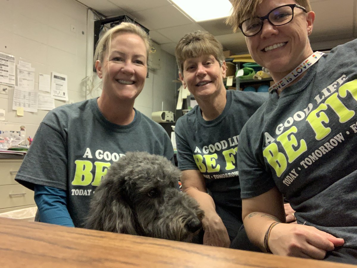 TuckerPE3's tweet photo. Epps PE “teaming up for kindness” during twin (triplet) day!! @EppsIslandKISD @k_avila_ @MeaganWhiteKISD https://t.co/jztEMEQuOb