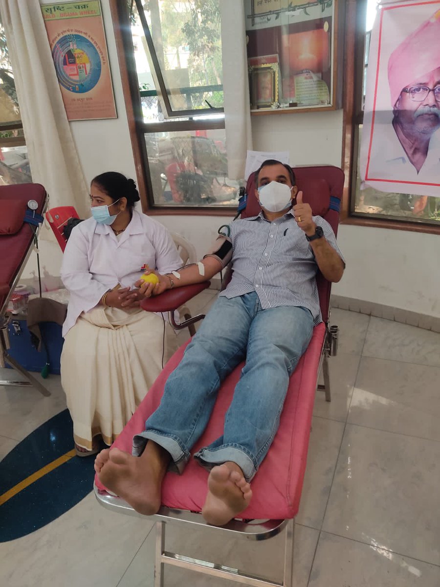 Manojpochat's tweet photo. Thanks 🙏 to #HariGangaSociety Vishrantwadi for organising #blooddonation camp with #RubyHall and responding to urgency of 🩸 blood shortage. Shri. kapil Pandey for leading it. We need more such camp for pune blood requirement. @sudhirmehtapune @ppcr_pune https://t.co/Jj79aibhDe