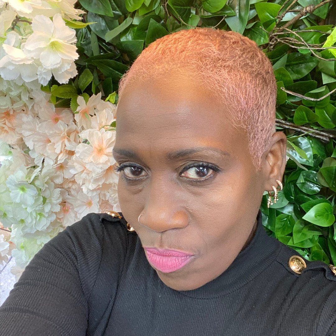 KWrightSalon's tweet photo. Because a picture is worth a thousand words...I don't think I need to say more so just POP IN FOR A QUICK PIC📸
.
.
.
.
.
.
.
.
#karenwrightsalon #selfie #flowerwall #hairsalon #hairdresser https://t.co/M6MiL62IcL