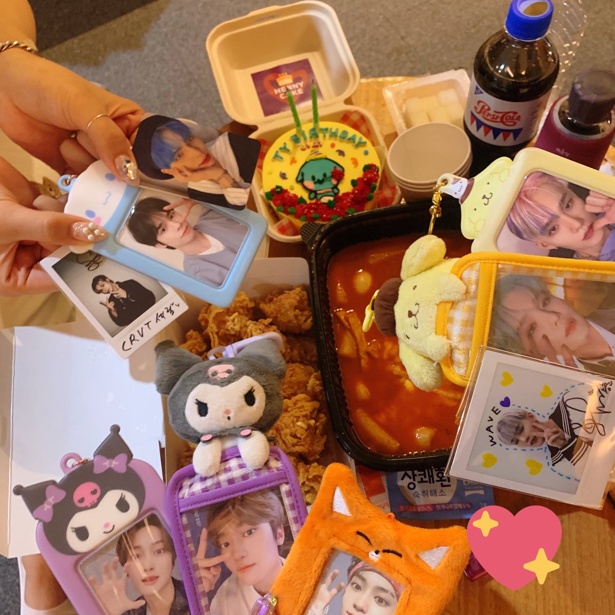 EHyoung_'s tweet photo. 태영이 생일파티~~~~~~🥳
#장미빛으로_물들일_태영이의_스무살
#YoungTae_20_HBD https://t.co/n3VKRAwVXV
