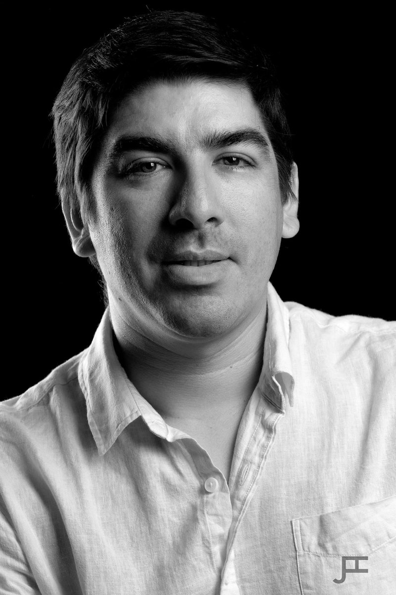 Temporalmente a cargo de uno de los programas de radio más escuchados en Florida y en el interior del país, un tipo que le preguntas datos, estadísticas, y la tiene re clara, un amigo, jugador de fútbol con una zurda diabólica.
Hoy Alejandro Balbiani
